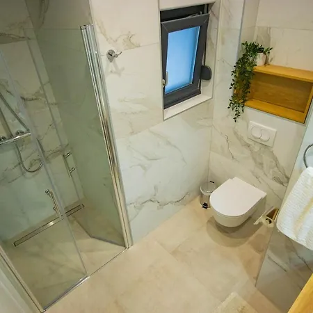 Le-lu Apartament *